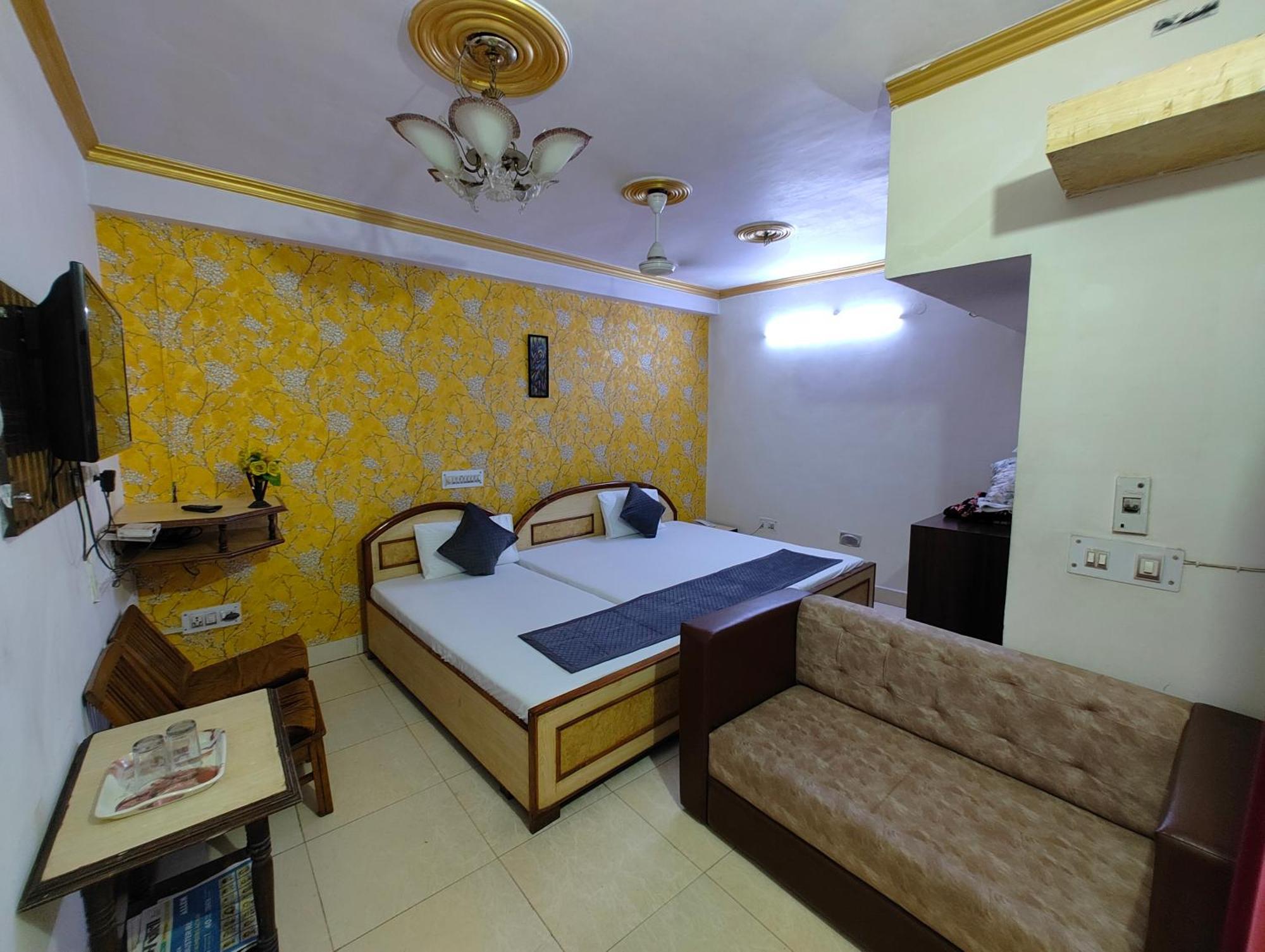 Hotel Swarajya Palace Agra  Bagian luar foto